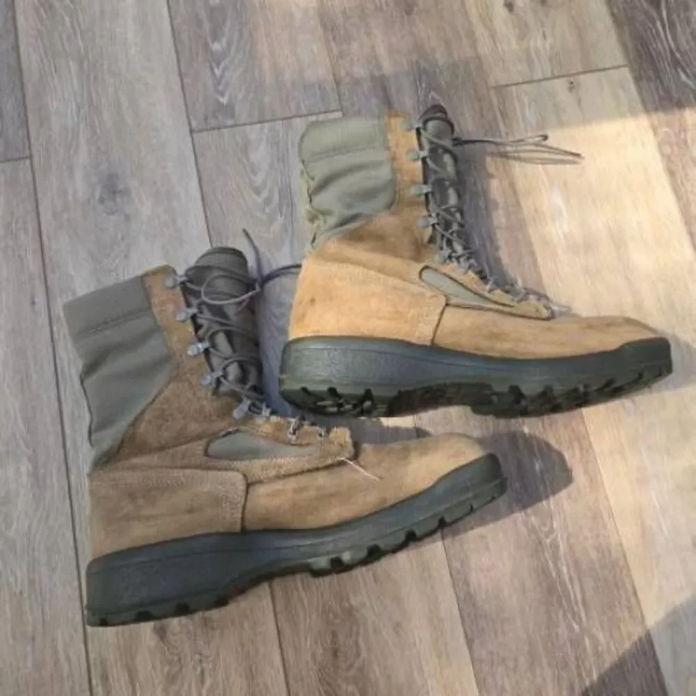 Belleville army combat boots Men's size 11 tan green made in USA Fly safe